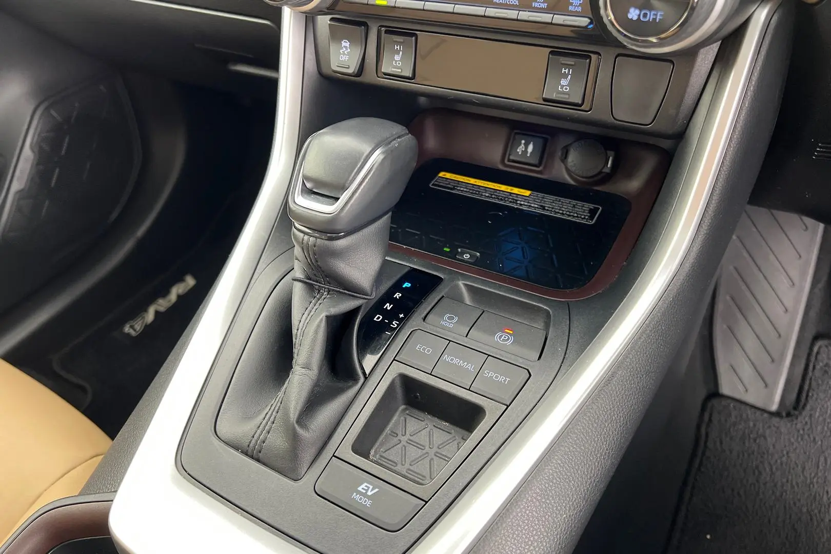 2019 Toyota RAV4 Gallery Image 15