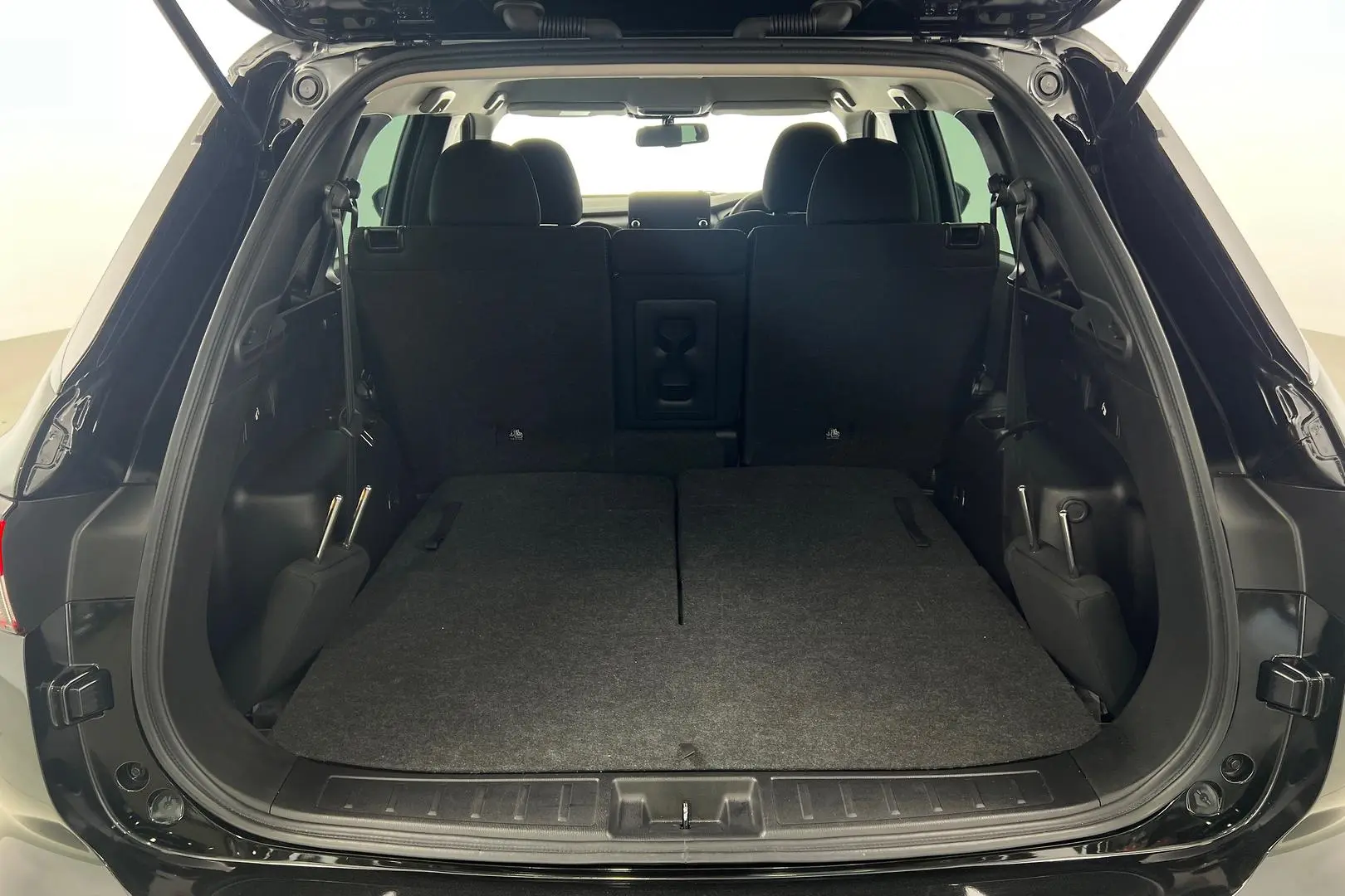 2022 Mitsubishi Outlander Gallery Image 21