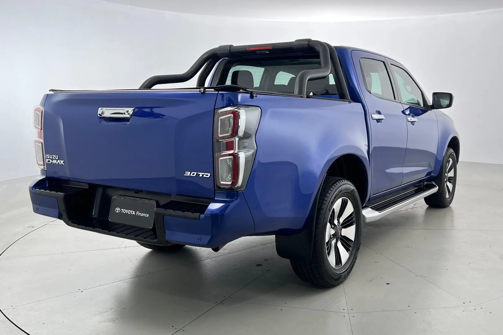 2021 Isuzu D-MAX Gallery Image 4