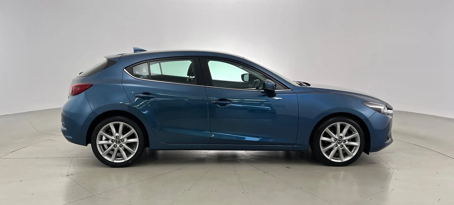 2018 Mazda 3 Gallery Image 4