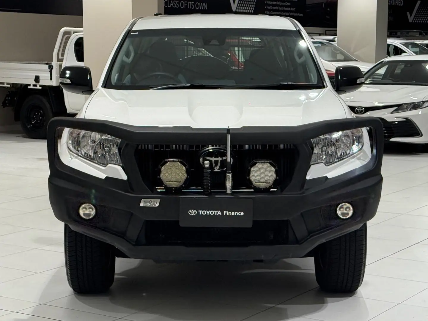 2021 Toyota Landcruiser Prado Gallery Image 4