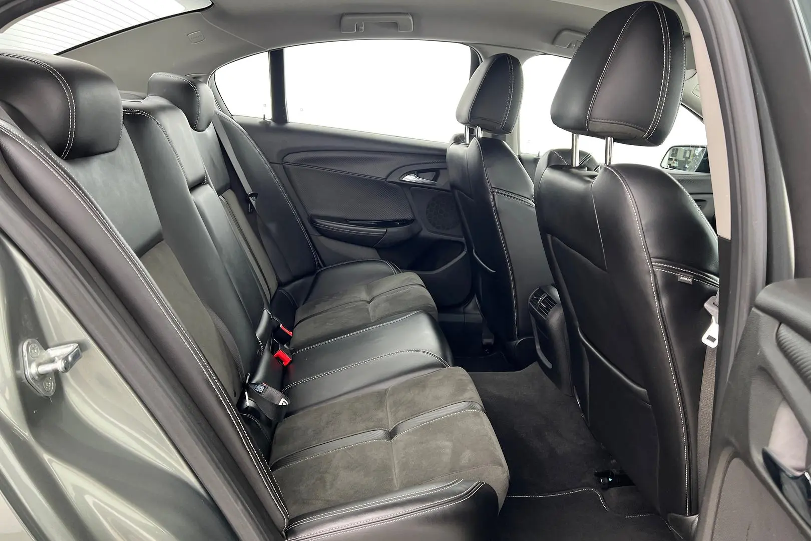 2014 Holden Commodore Gallery Image 18