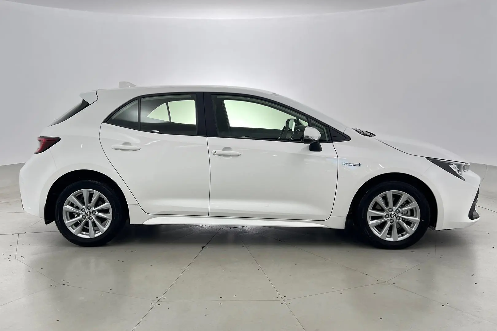2024 Toyota Corolla Gallery Image 3