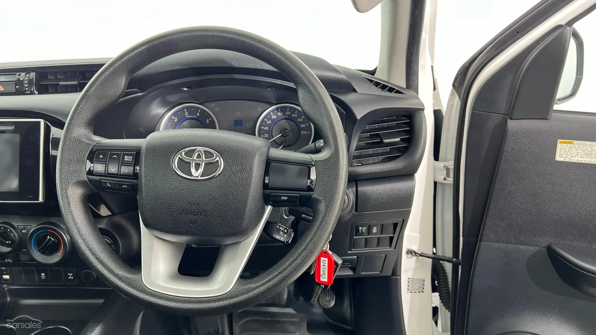 2018 Toyota Hilux Image 13