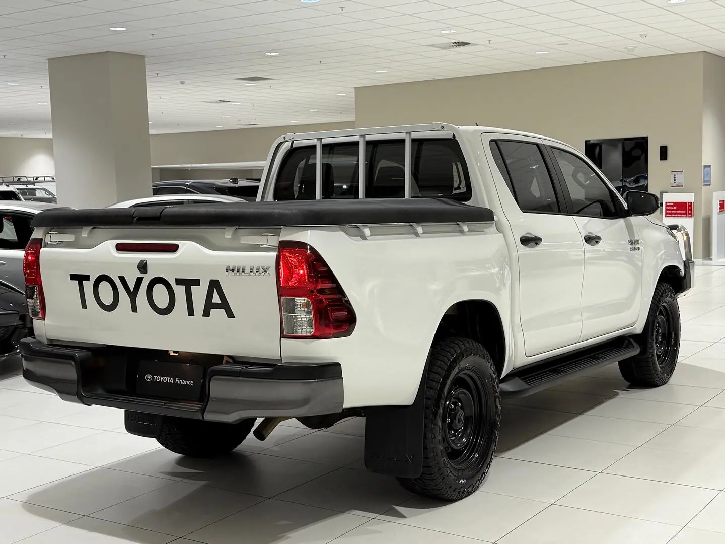 2020 Toyota Hilux Gallery Image 10