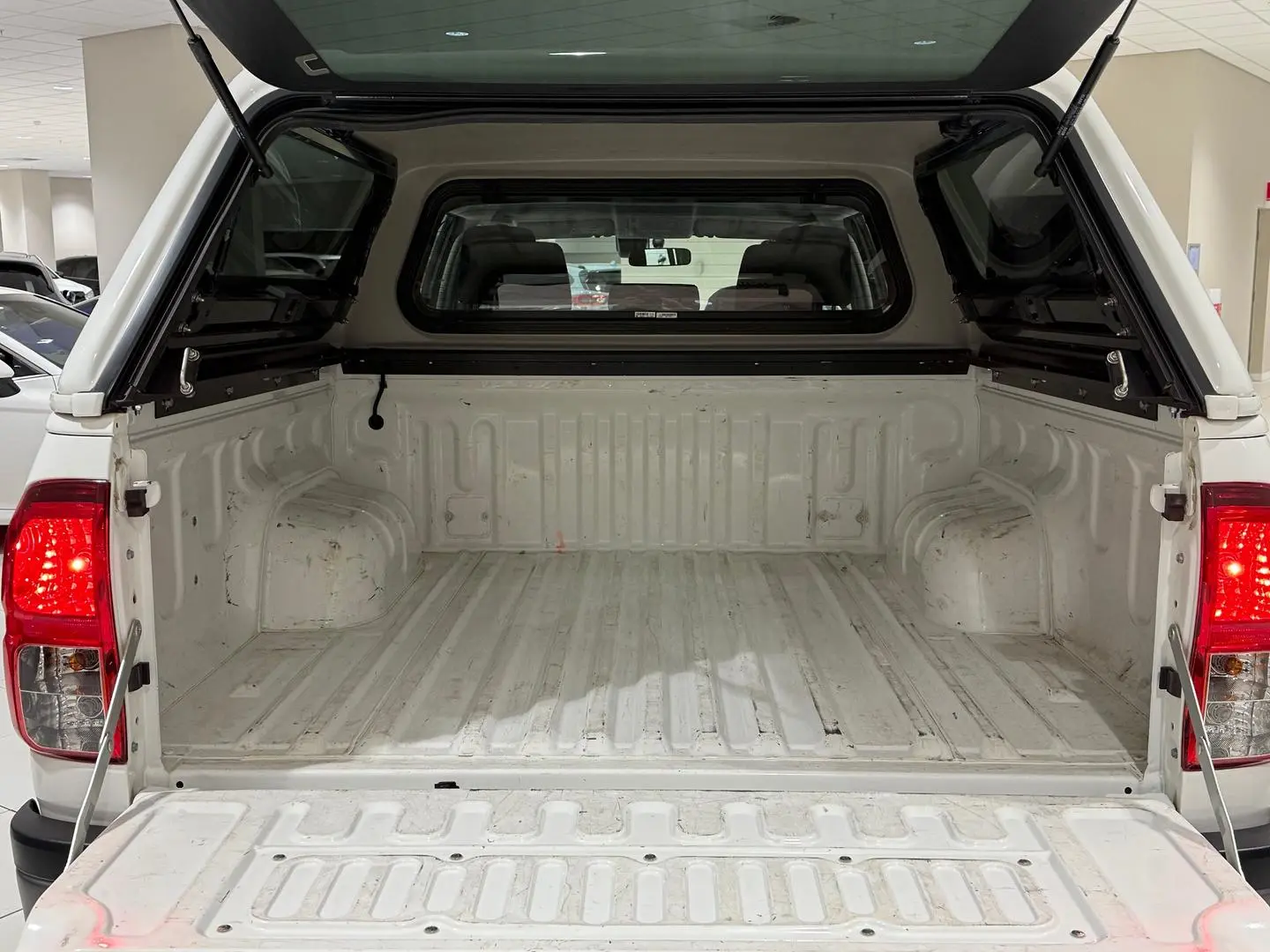 2023 Toyota Hilux Gallery Image 12