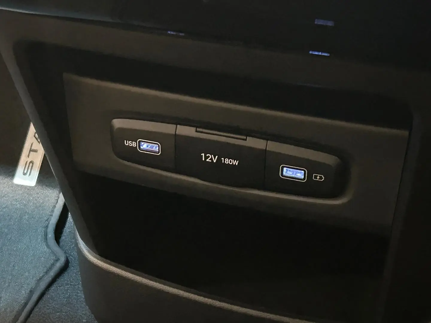 2021 Hyundai STARIA Gallery Image 27