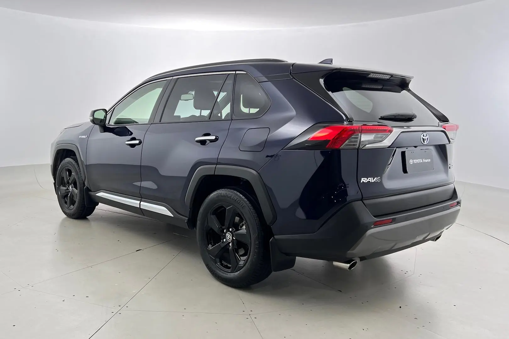 2019 Toyota RAV4 Gallery Image 7