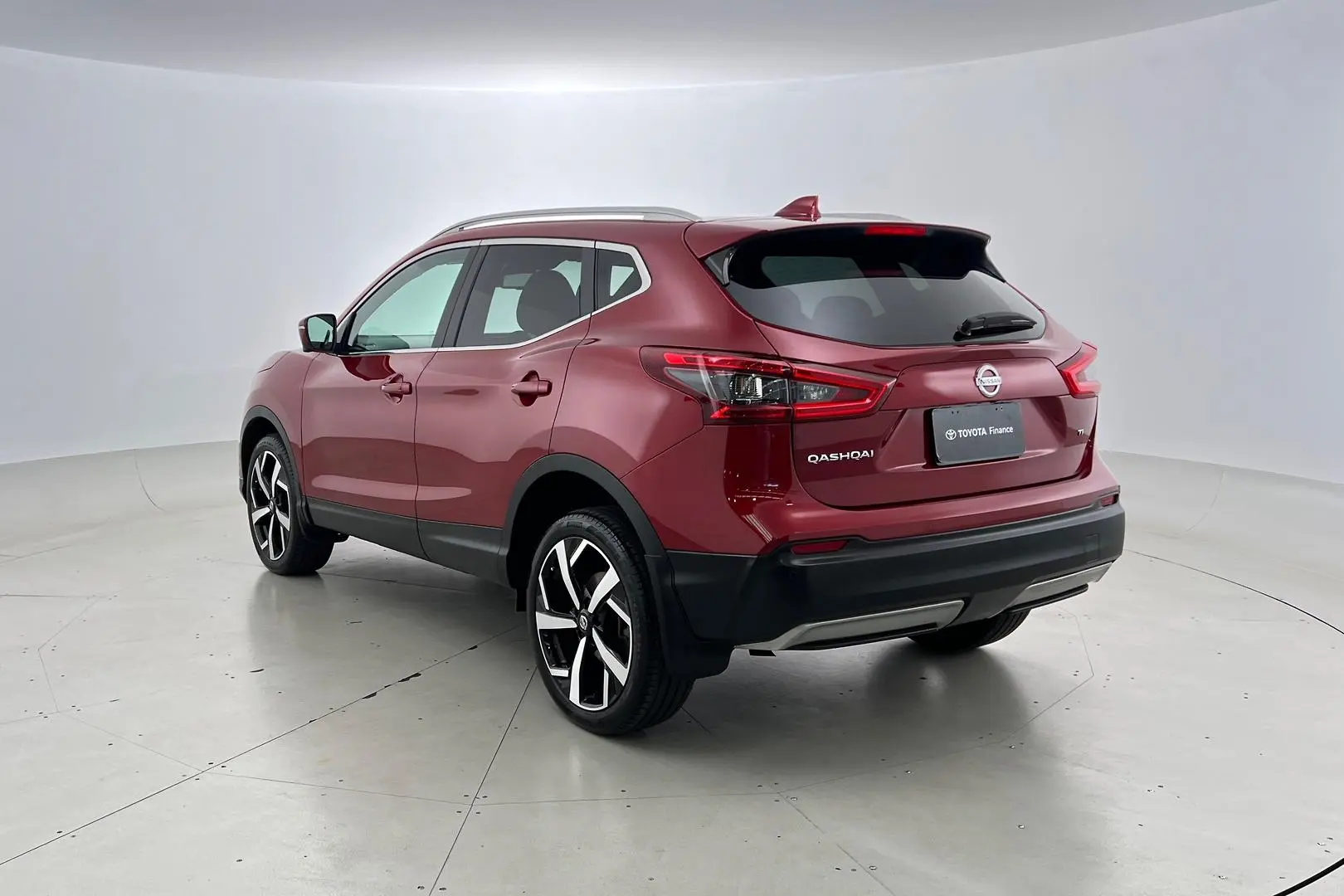 2019 Nissan Qashqai Gallery Image 2