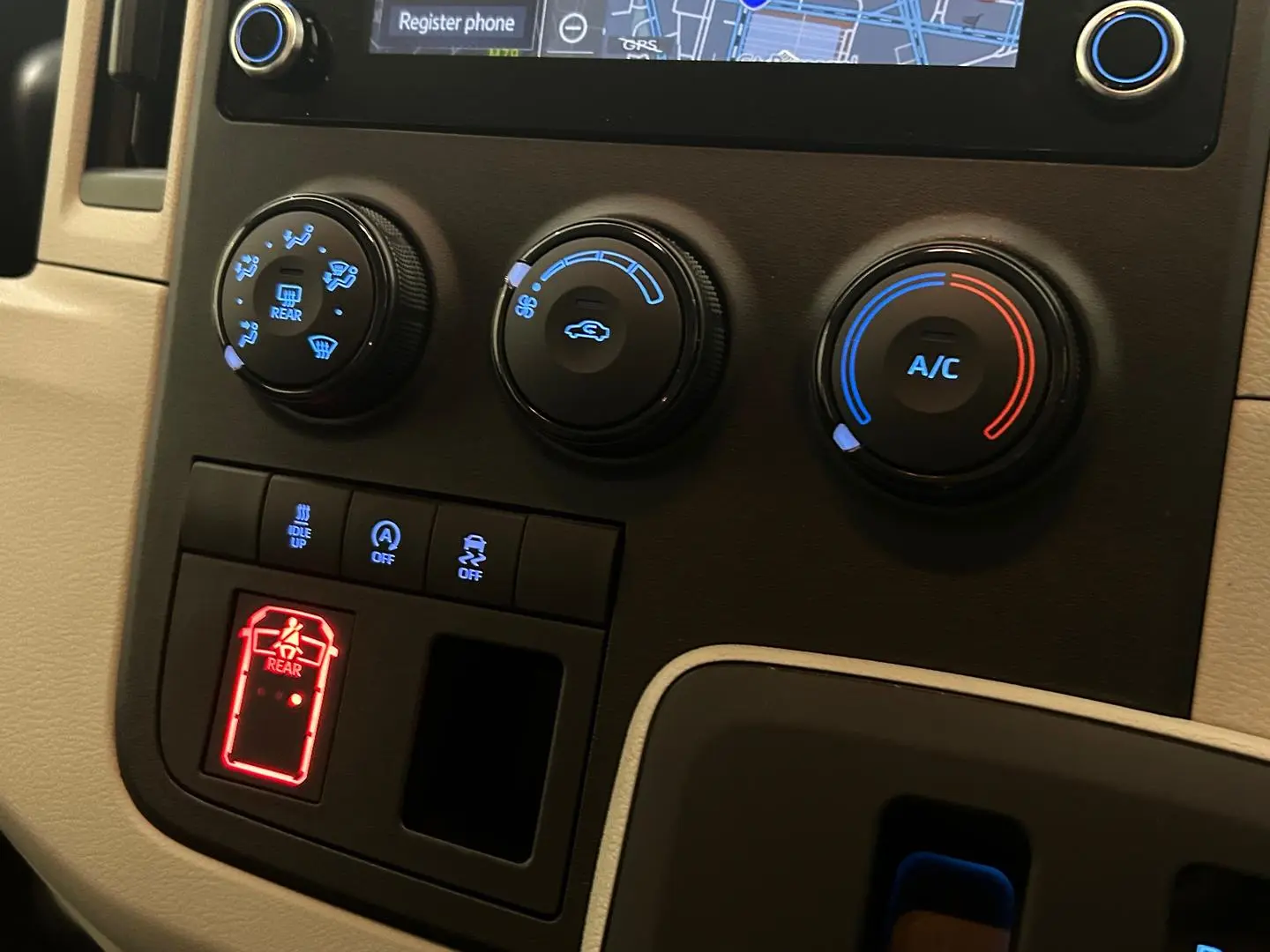 2020 Toyota Hiace Gallery Image 18