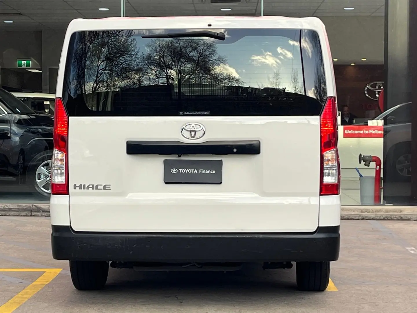 2021 Toyota Hiace Gallery Image 5