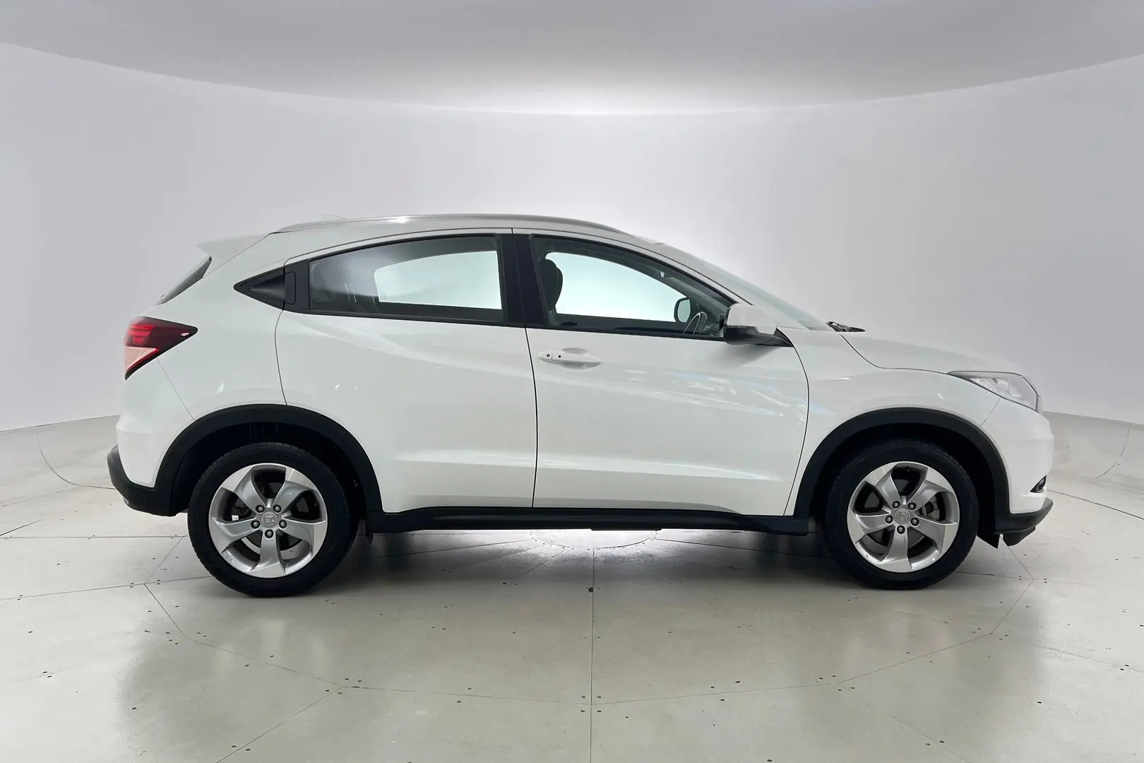 2018 Honda HR-V Gallery Image 3