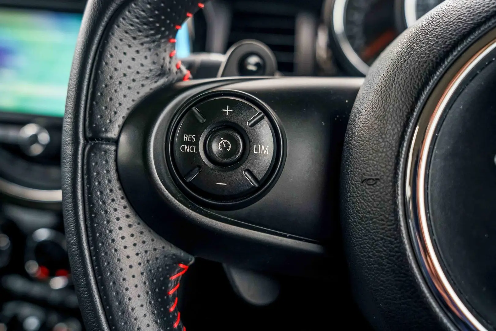 2019 MINI Hatch Gallery Image 12