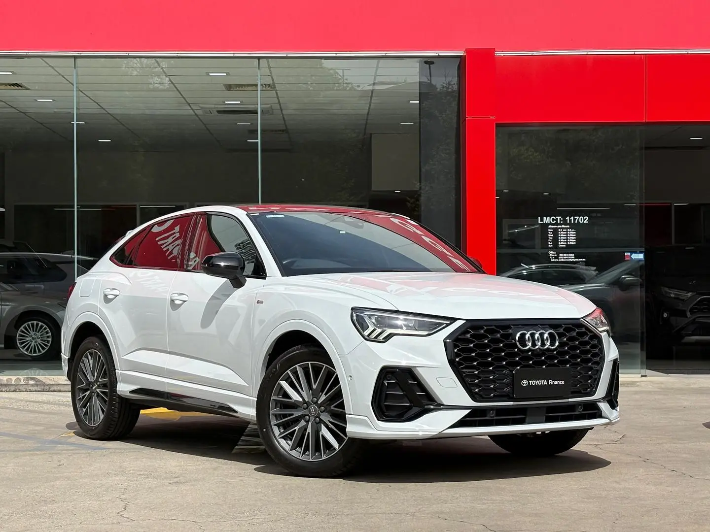 2020 Audi Q3 Gallery Image 1