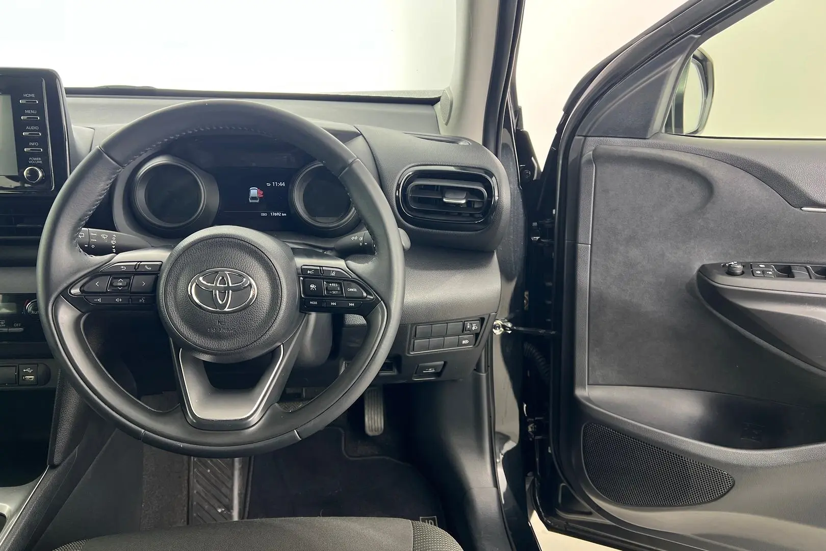 2024 Toyota Yaris Cross Gallery Image 16