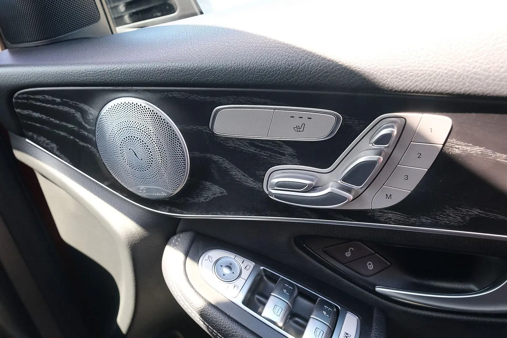 2019 Mercedes-Benz GLC-Class Gallery Image 14