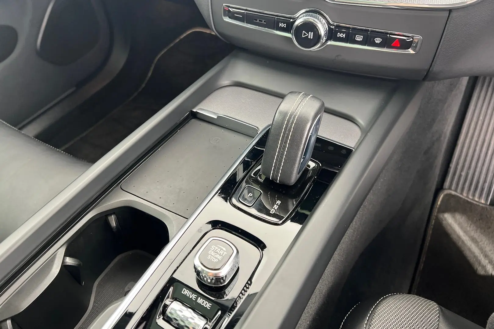2020 Volvo XC60 Gallery Image 18