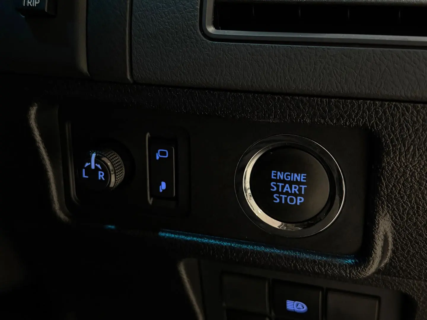 2020 Toyota Landcruiser Prado Gallery Image 25