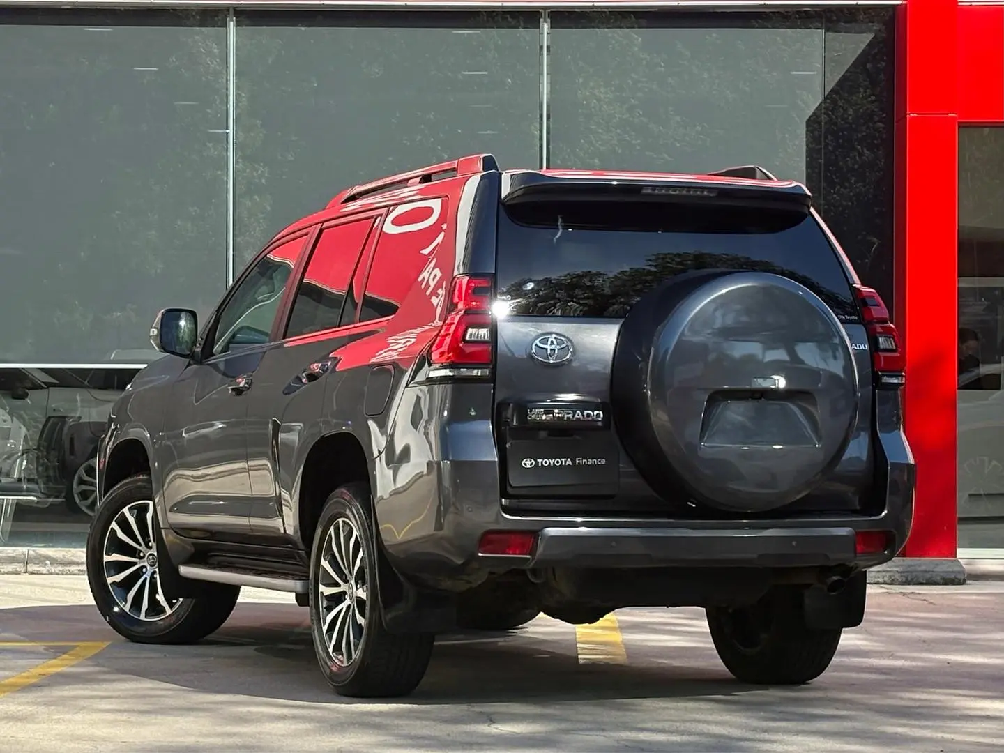 2022 Toyota Landcruiser Prado Gallery Image 11