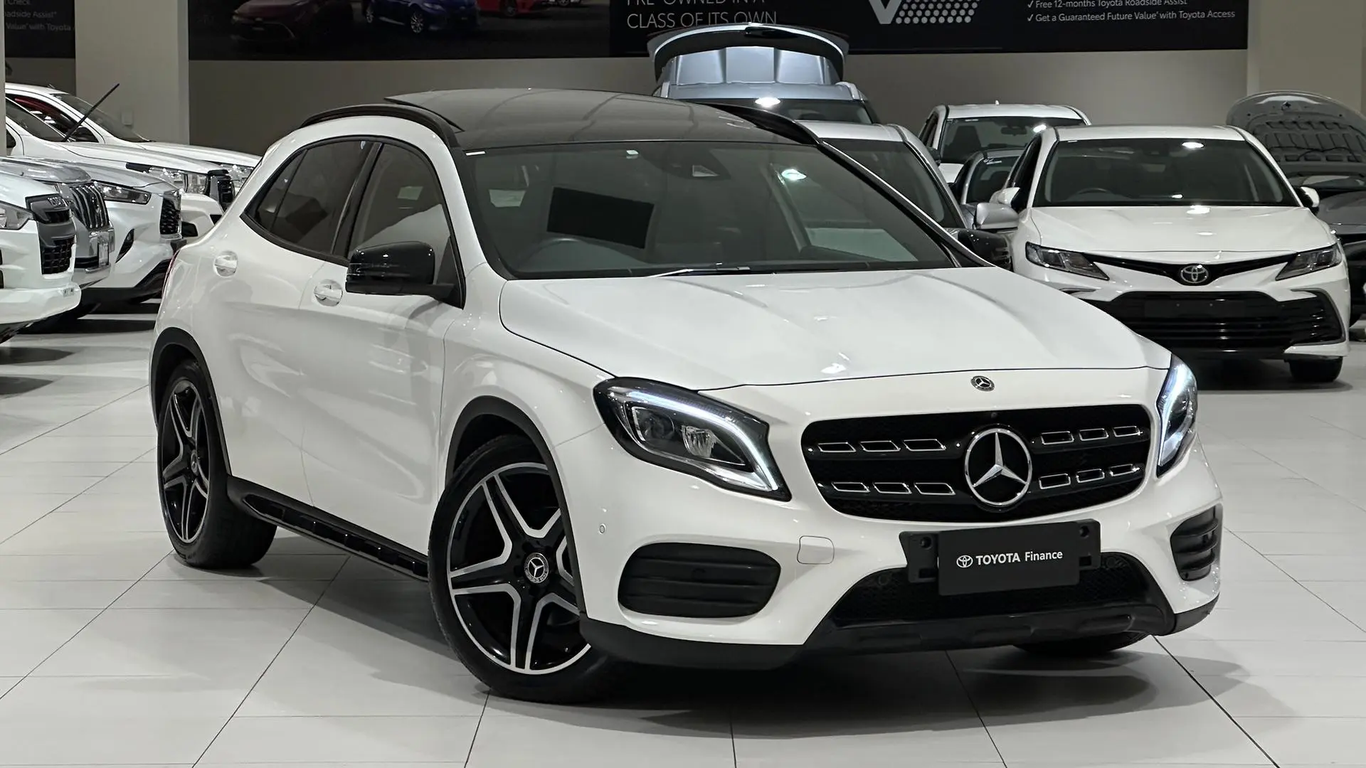 2018 Mercedes-Benz GLA-Class Gallery Image 1
