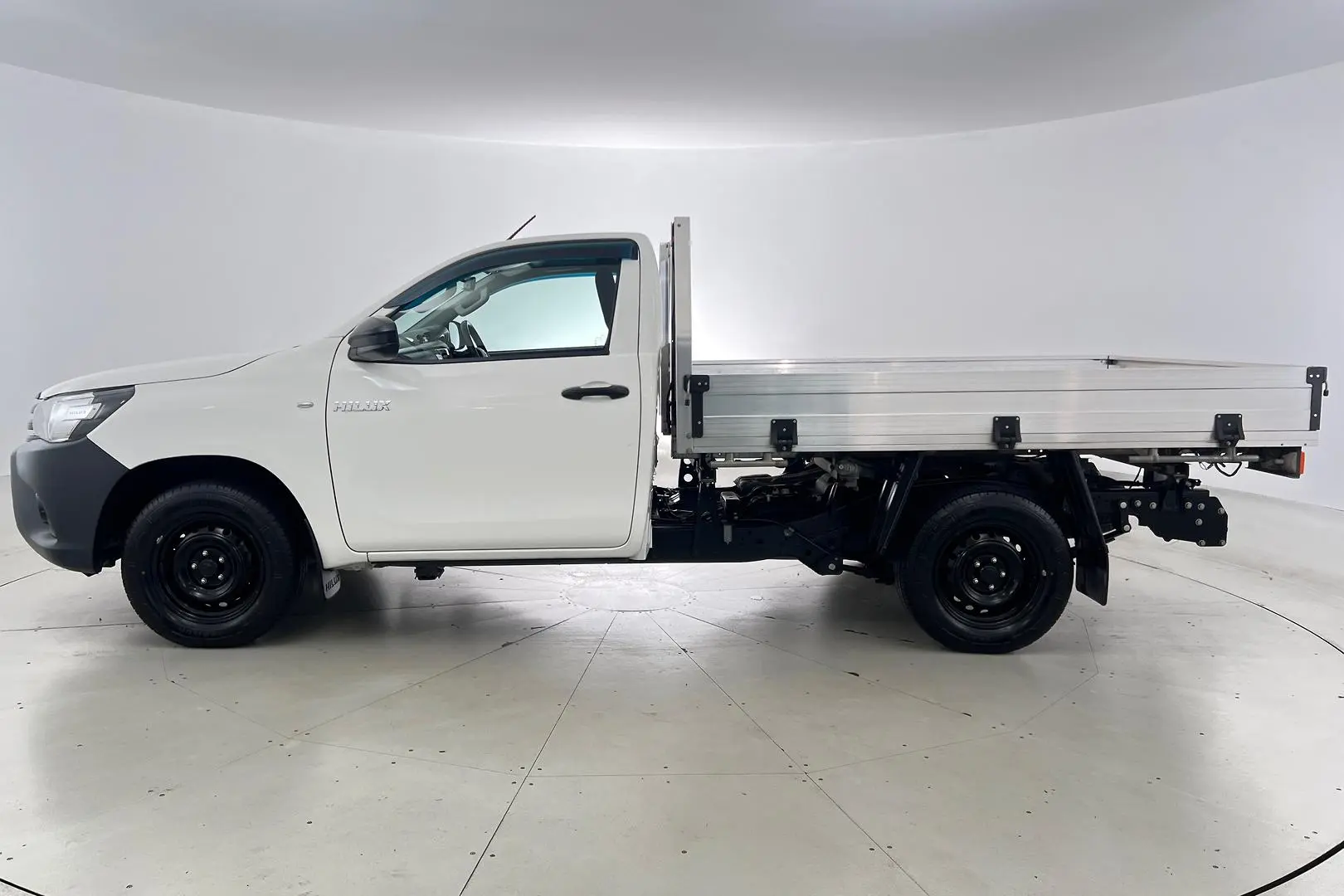 2020 Toyota Hilux Gallery Image 9