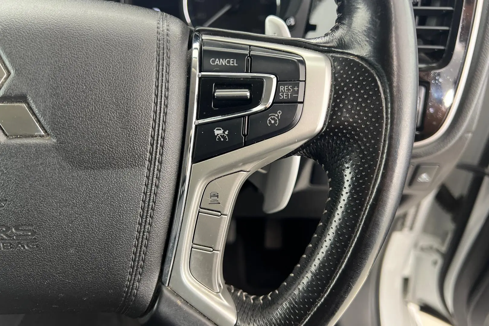 2018 Mitsubishi Outlander Gallery Image 19