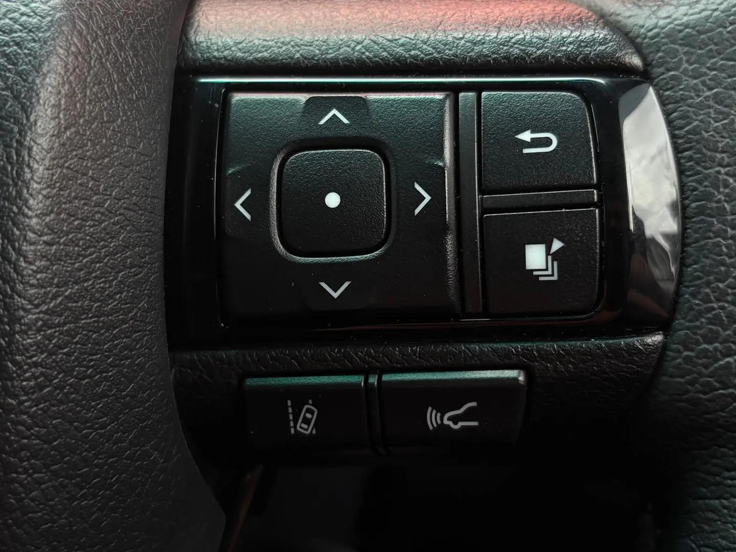 2023 Toyota Hilux Gallery Image 19