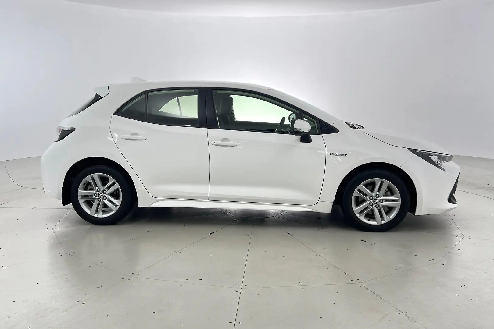 2021 Toyota Corolla Gallery Image 3