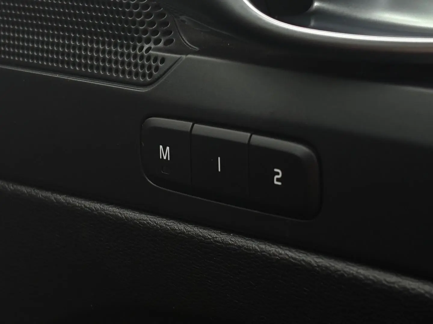 2021 Volvo XC40 Gallery Image 23