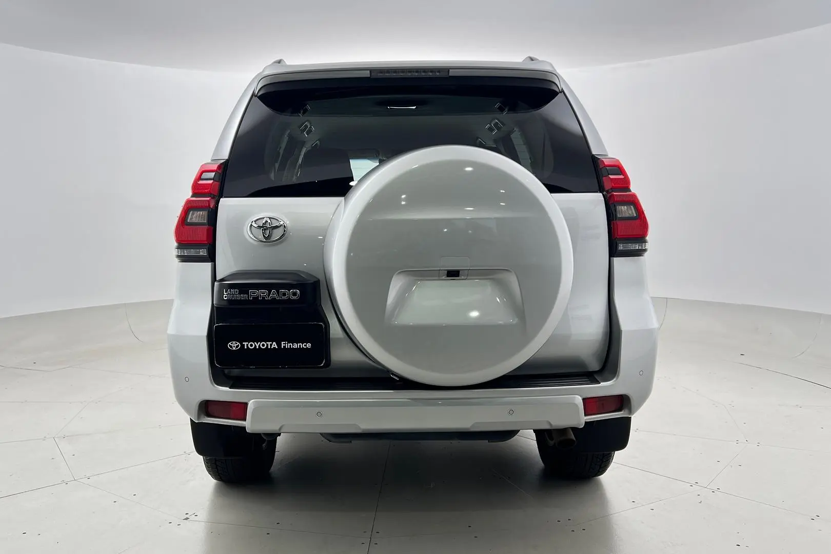 2023 Toyota Landcruiser Prado Gallery Image 6