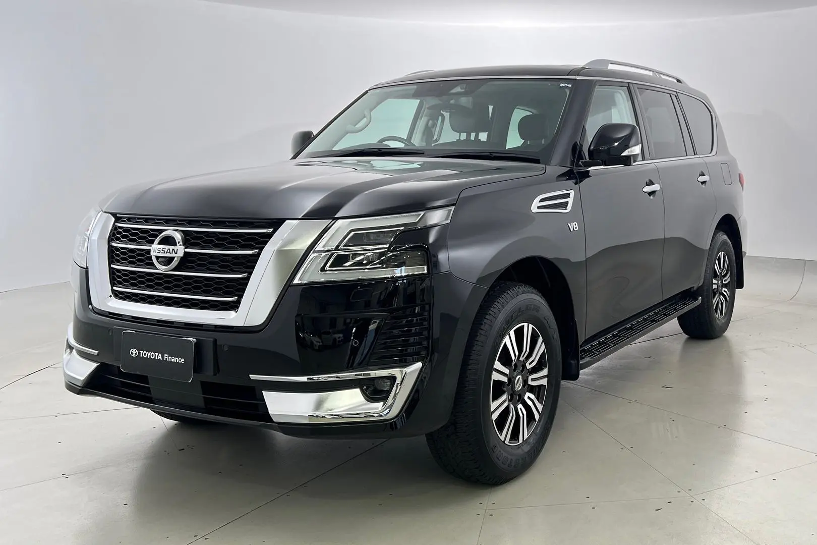 2020 Nissan Patrol Gallery Image 3