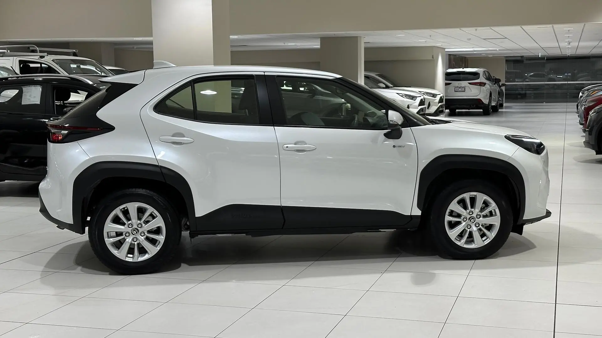 2024 Toyota Yaris Cross Gallery Image 2