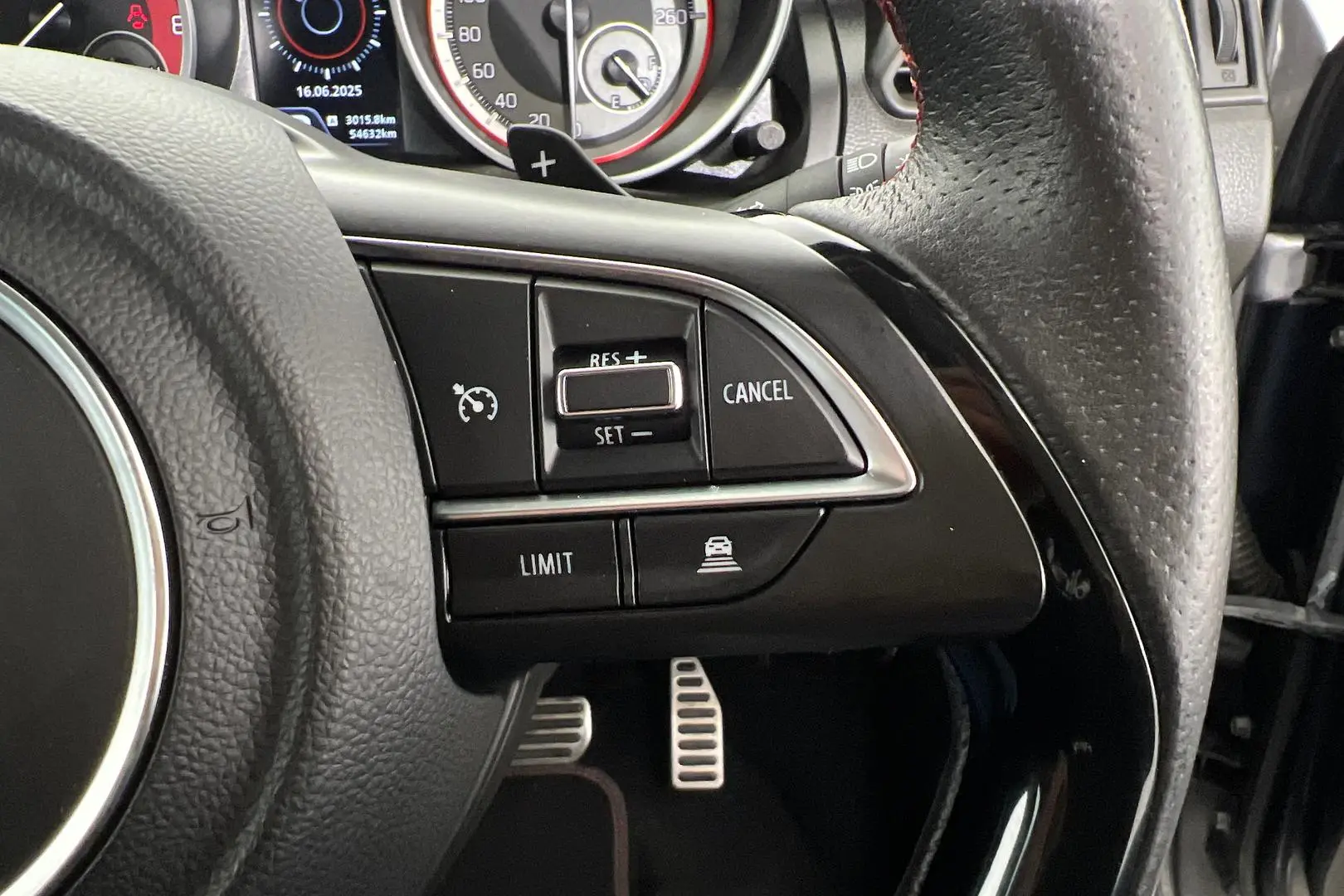 2018 Suzuki Swift Gallery Image 17