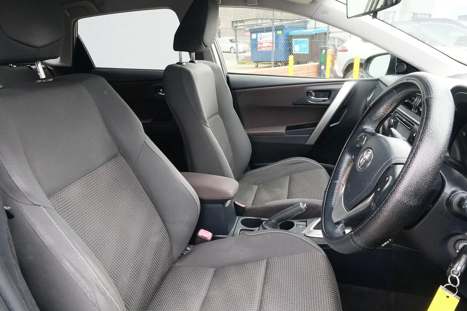 2013 Toyota Corolla Gallery Image 13
