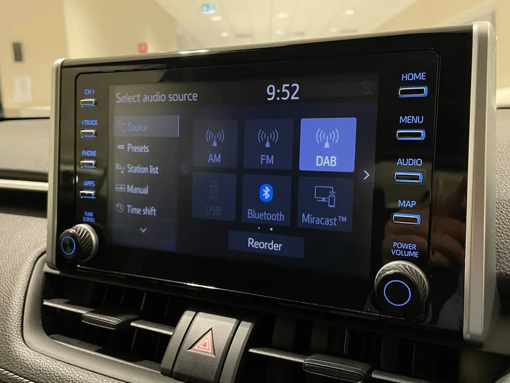 2022 Toyota RAV4 Gallery Image 18