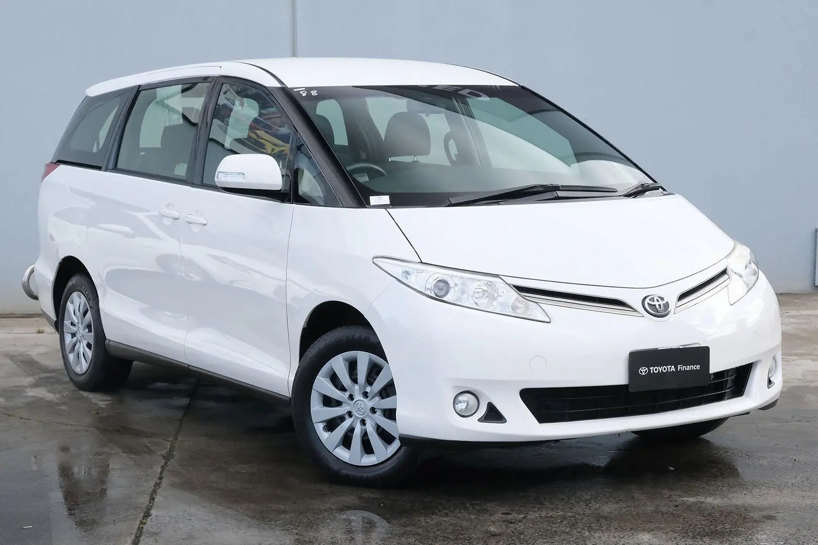 2017 Toyota Tarago Gallery Image 1