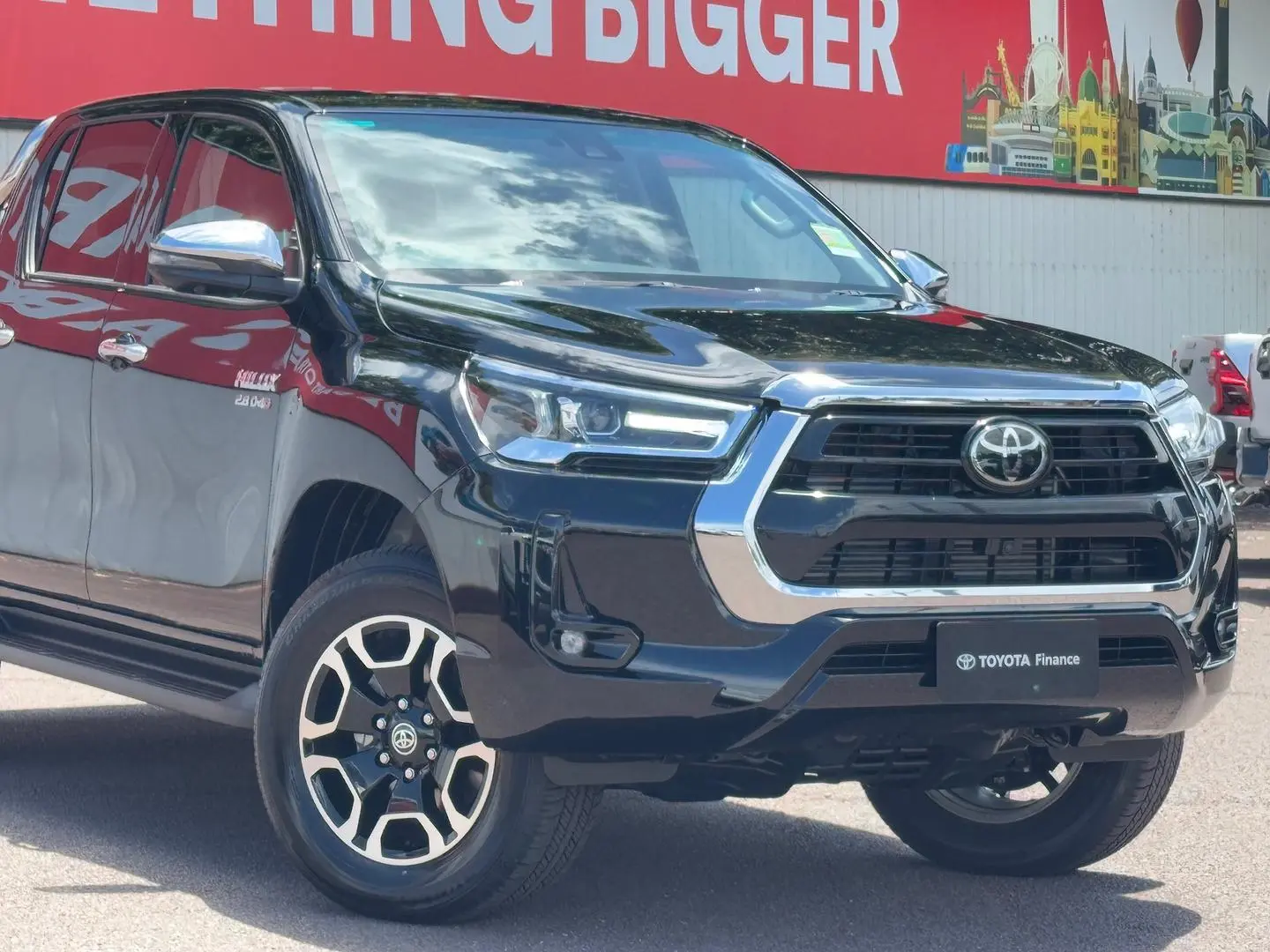 2023 Toyota Hilux Gallery Image 2