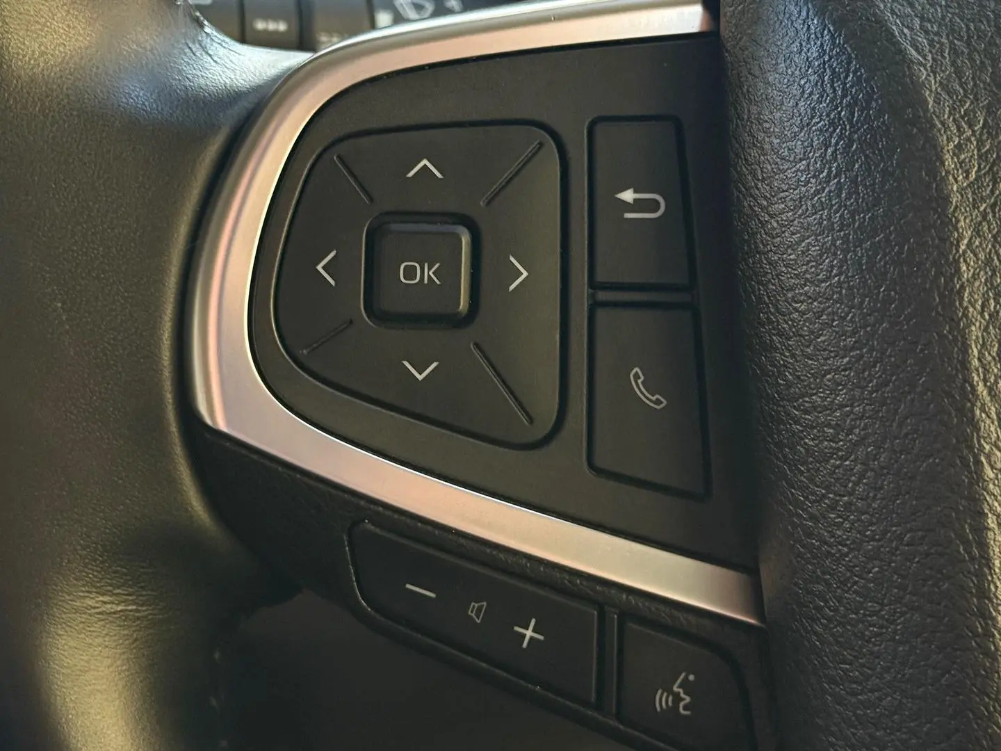 2020 Toyota Hiace Gallery Image 26