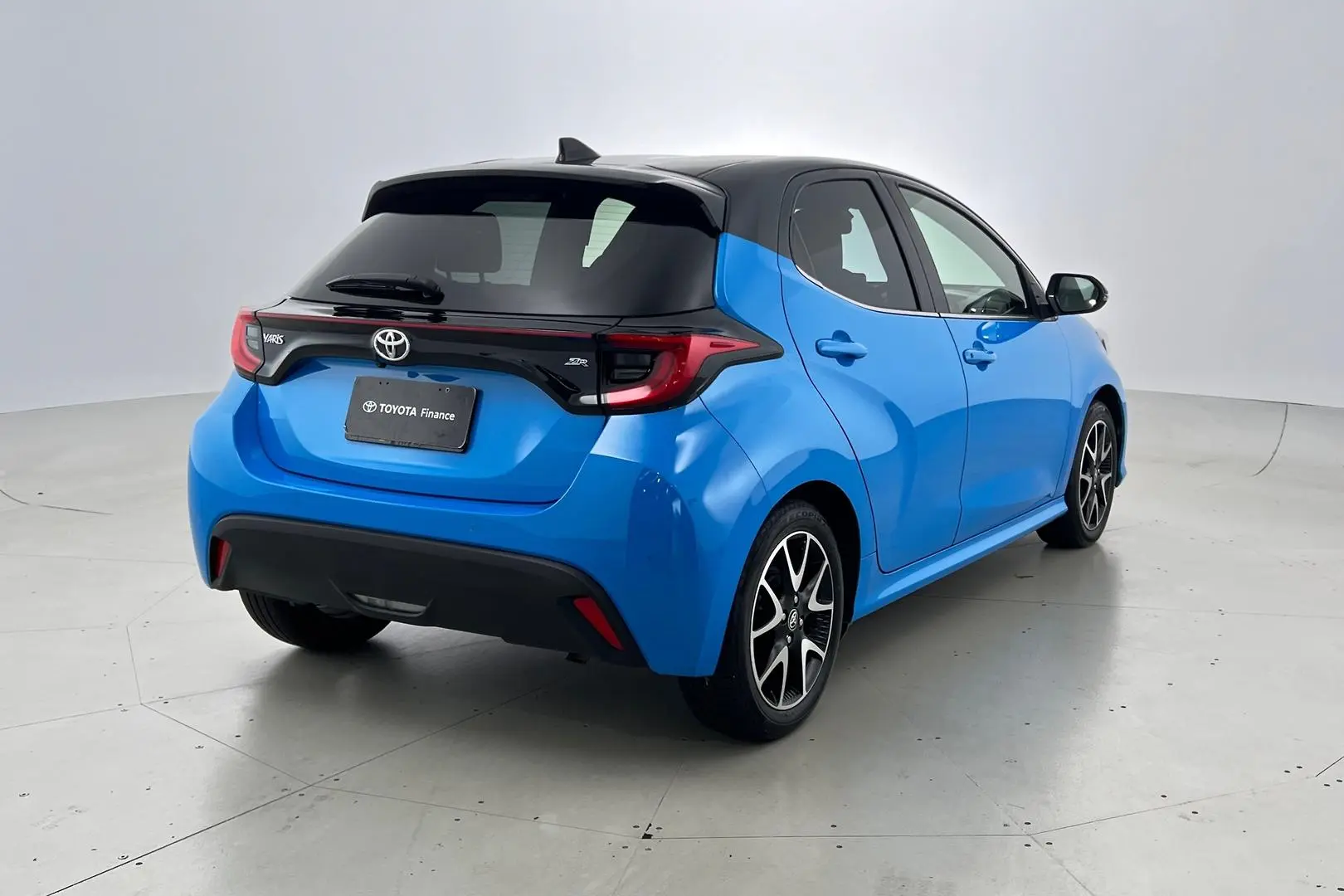 2021 Toyota Yaris Gallery Image 4