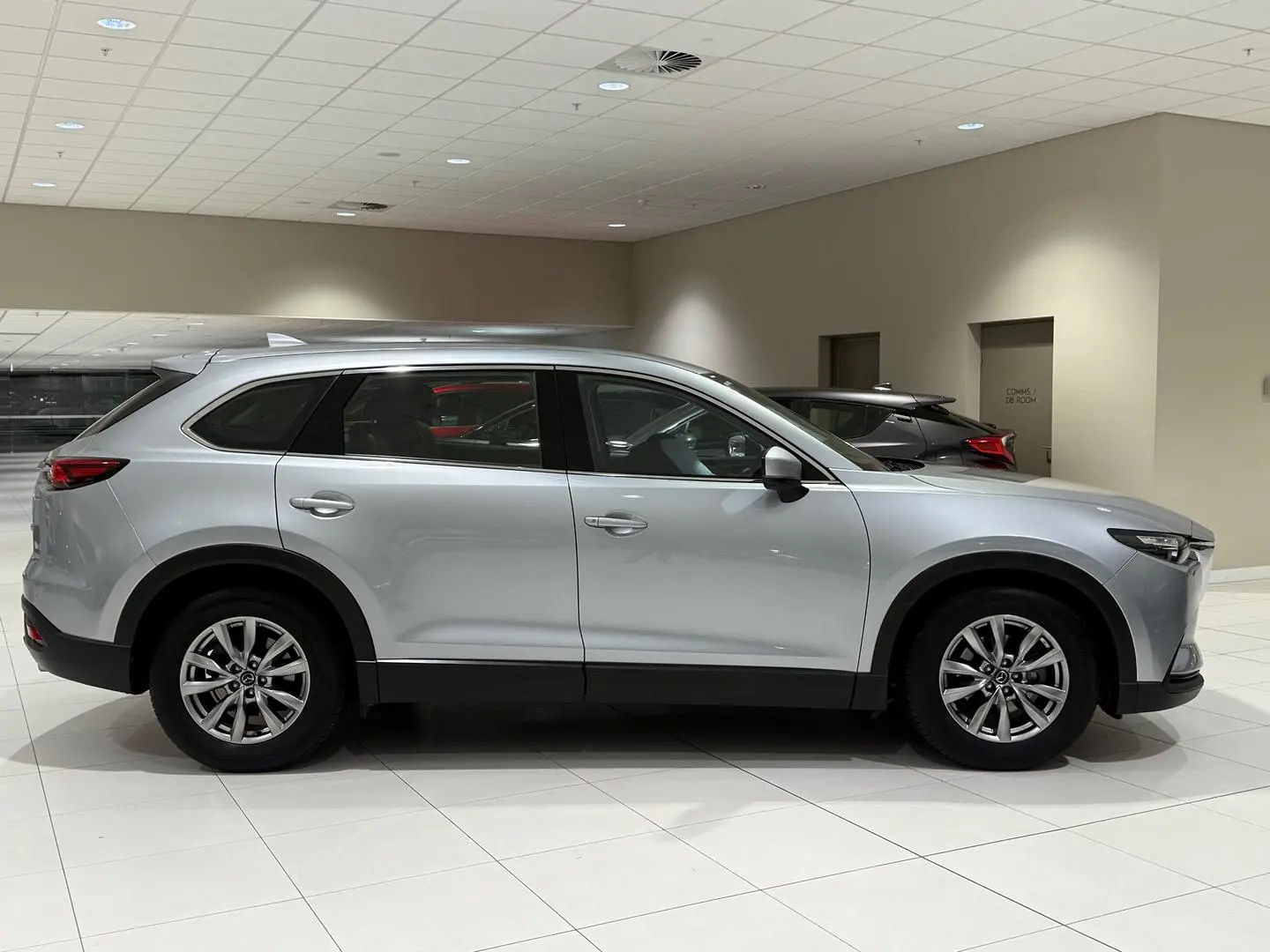 2017 Mazda CX-9 Gallery Image 2