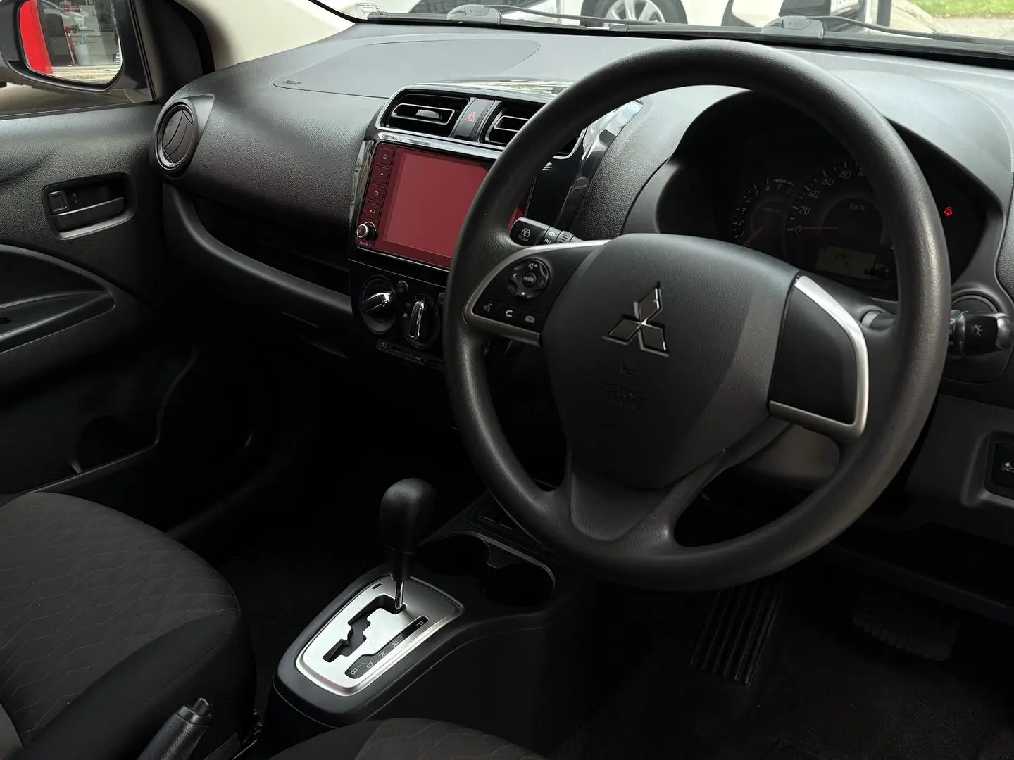 2020 Mitsubishi Mirage Gallery Image 12