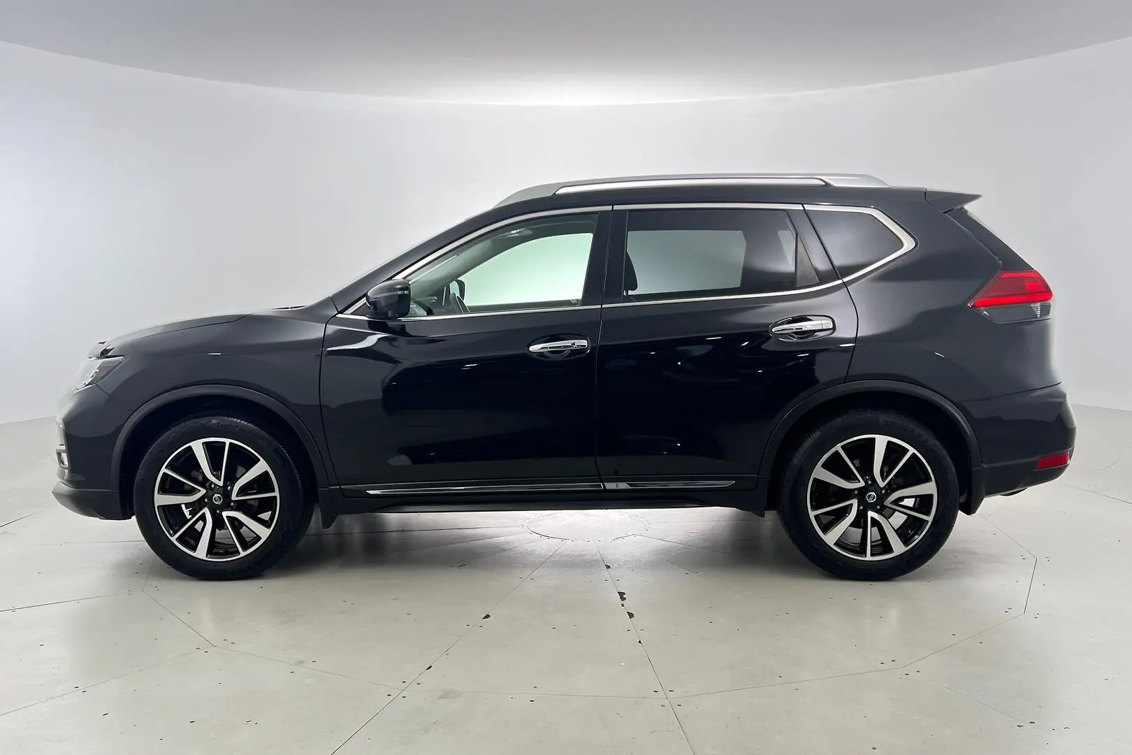 2018 Nissan X-TRAIL Gallery Image 8