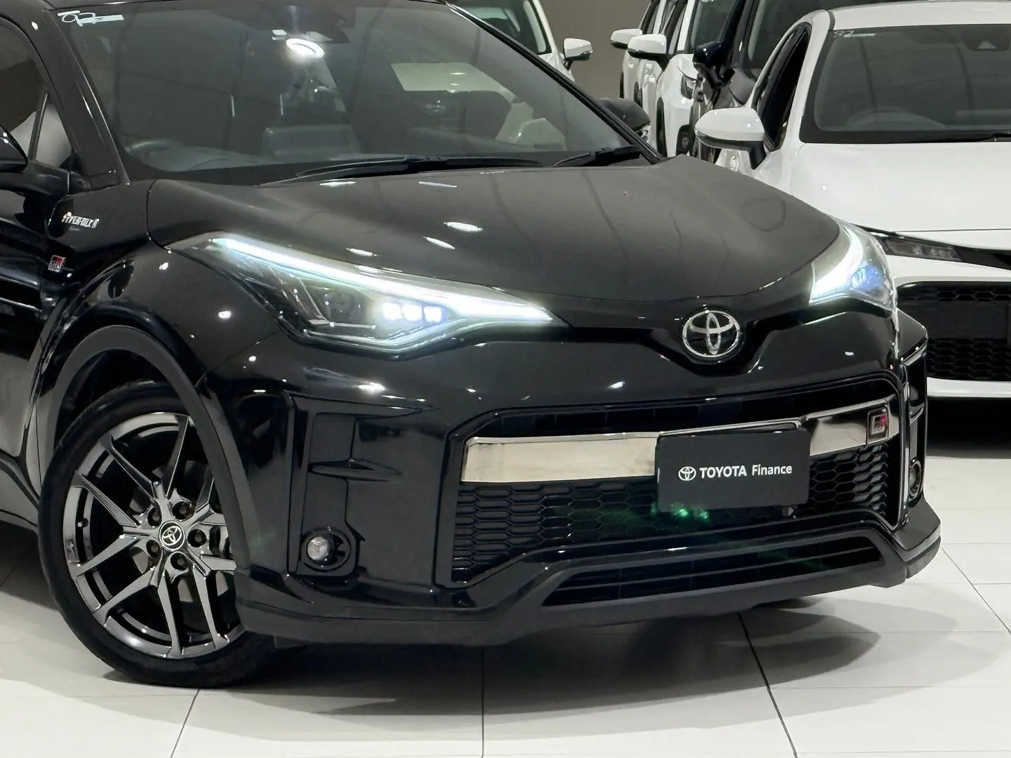 2021 Toyota C-HR Gallery Image 3
