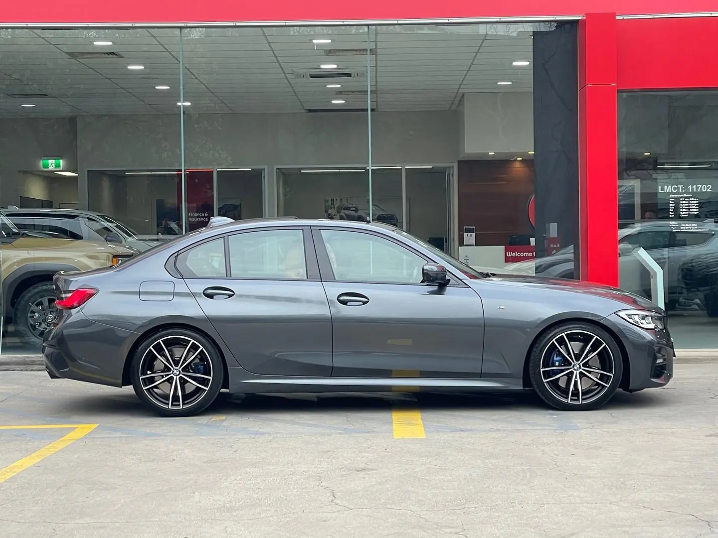 2021 BMW 3 Series Gallery Image 3