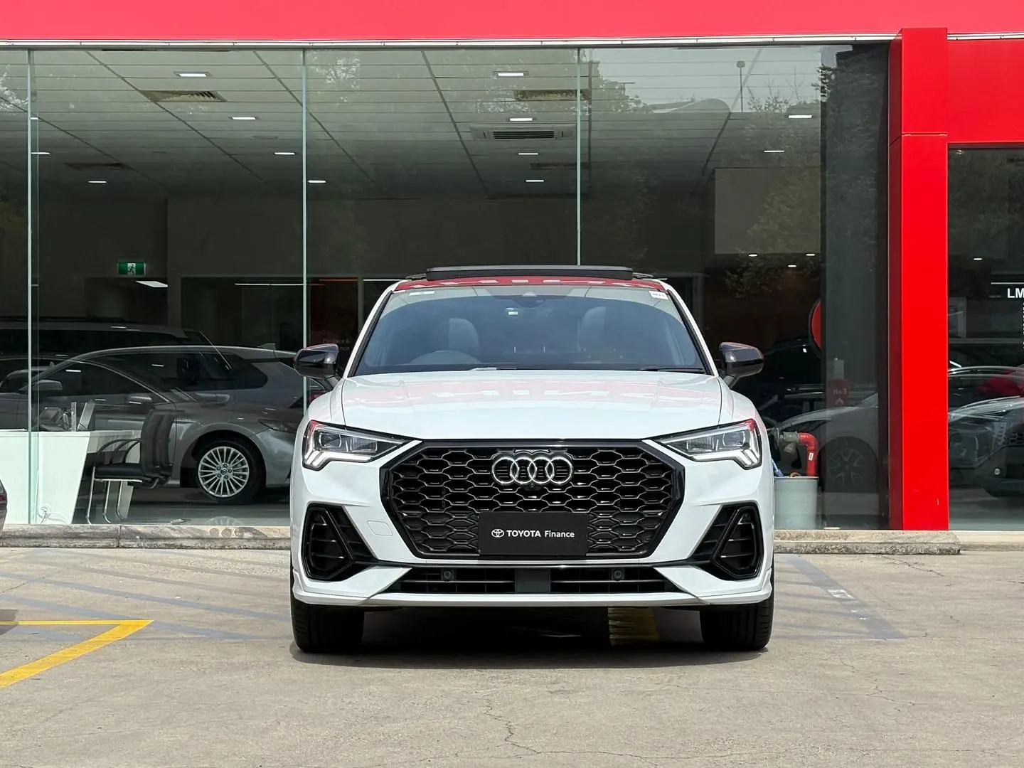 2020 Audi Q3 Gallery Image 8