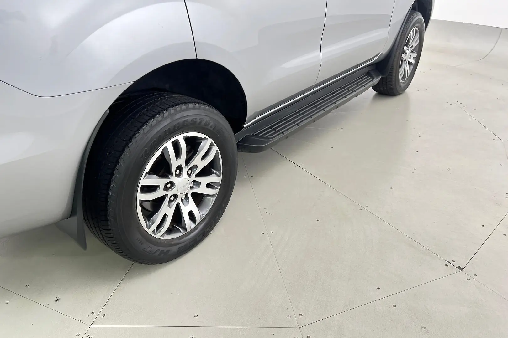 2019 Ford Everest Gallery Image 5