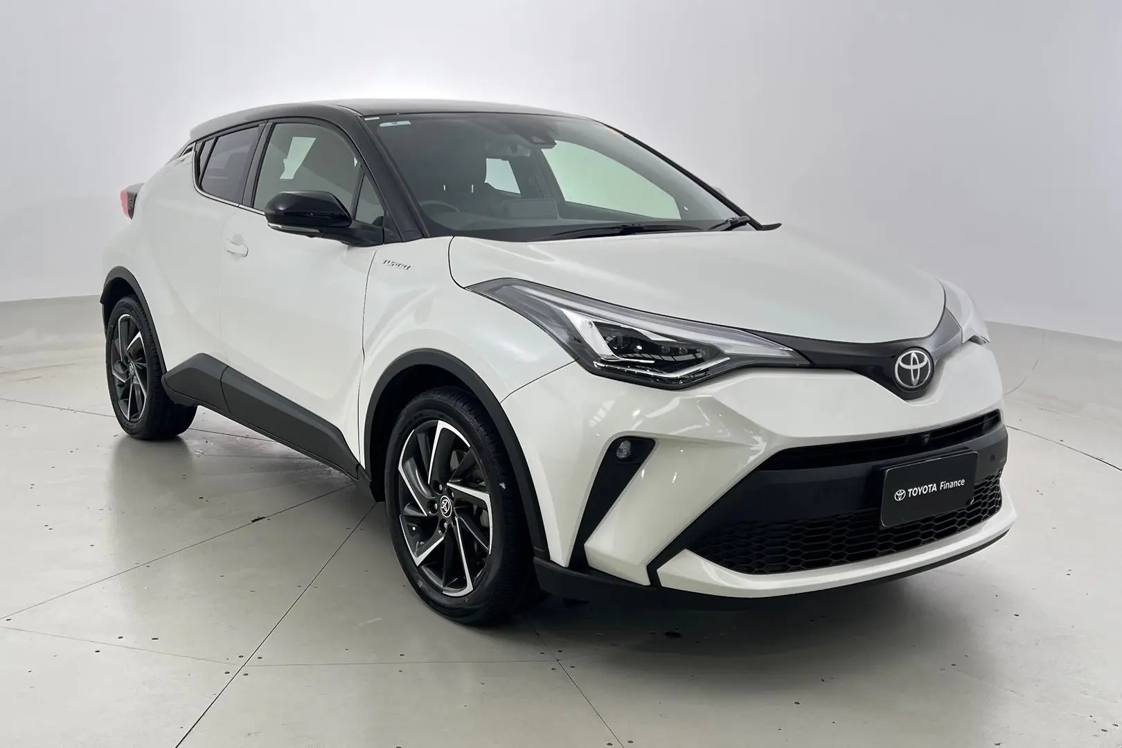 2020 Toyota C-HR Gallery Image 1