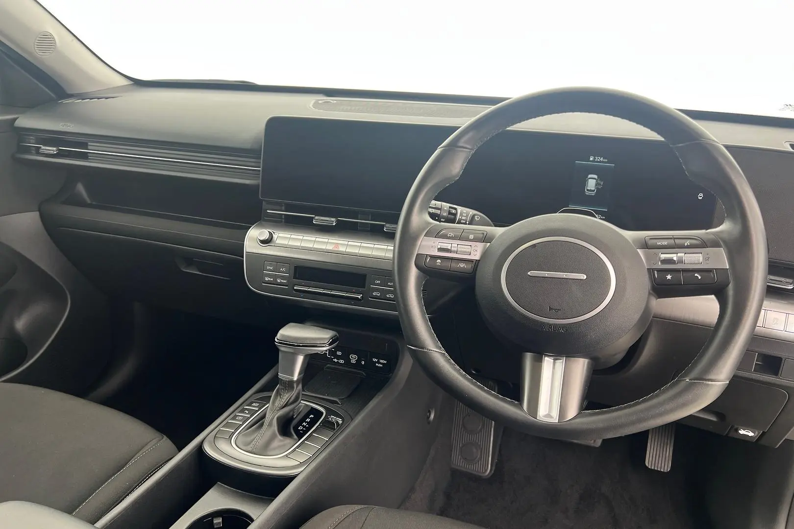 2024 Hyundai Kona Gallery Image 11