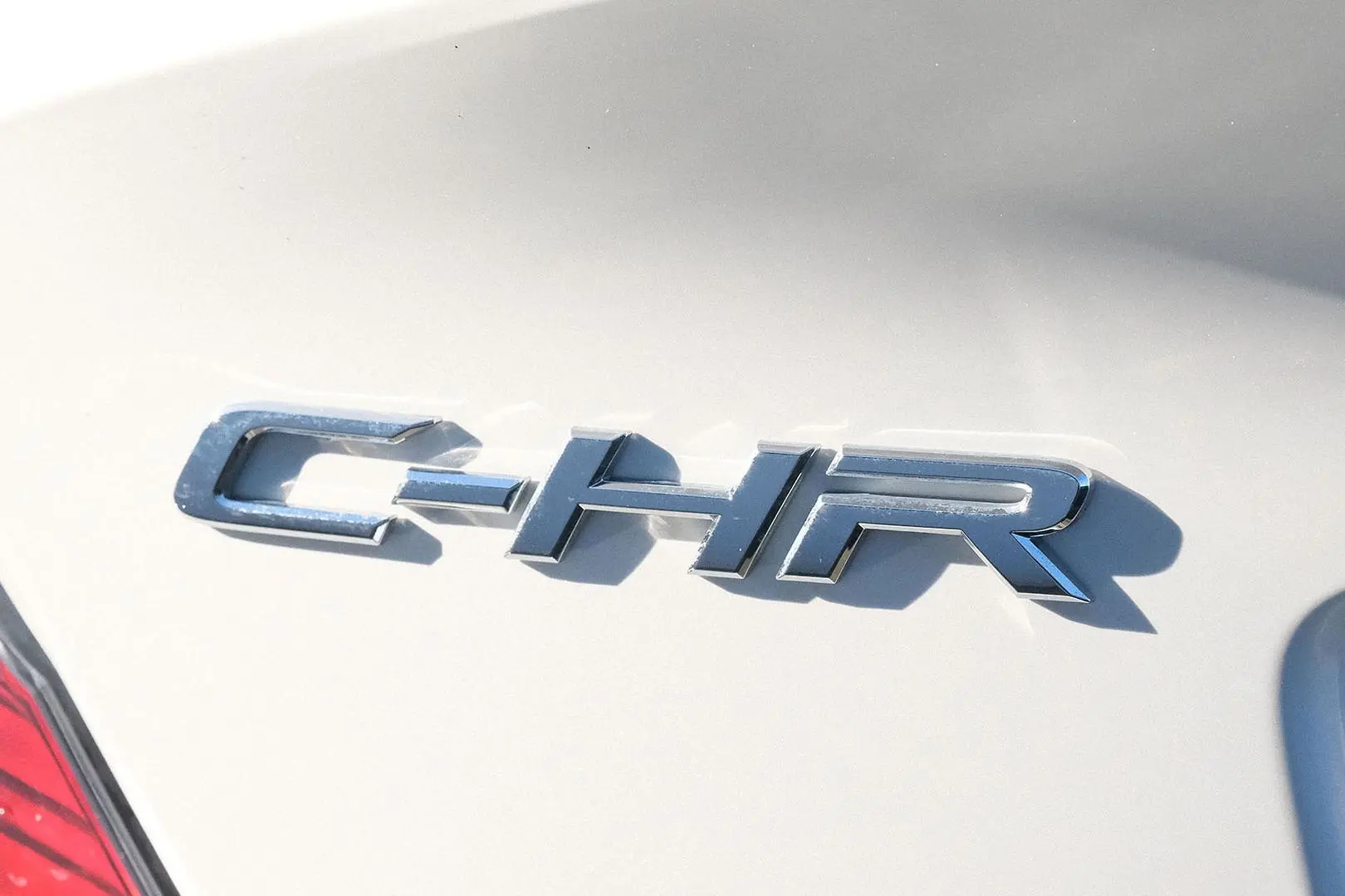 2018 Toyota C-HR Gallery Image 21