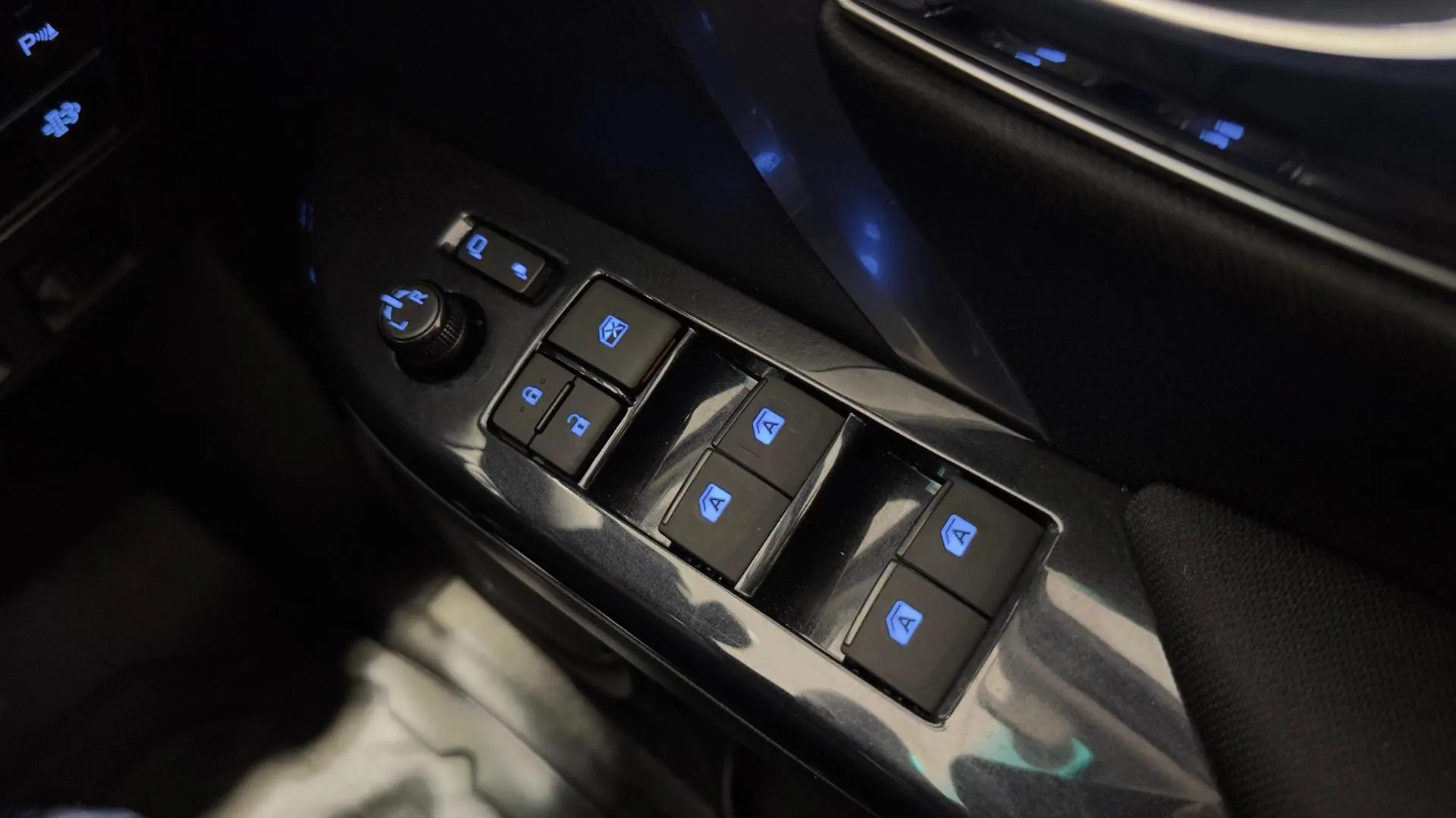 2025 Toyota Fortuner Gallery Image 18
